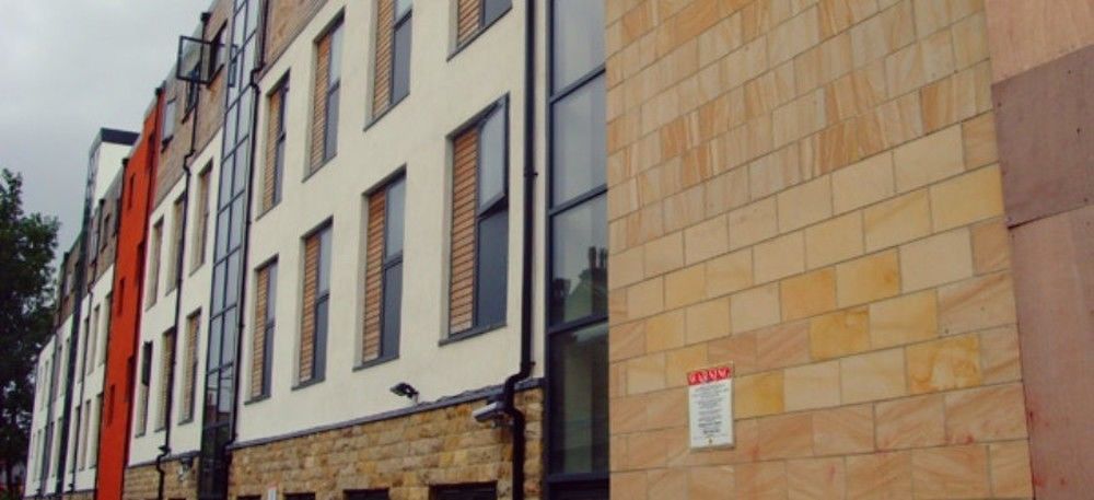 Alton 3* Bradford (West Yorkshire)